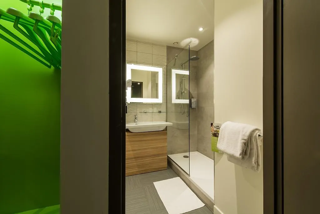 ***  Hotel Campanile Annecy Centre - Gare Francia