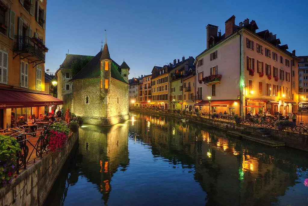 Campanile Annecy Centre - Gare Hotell Frankrike