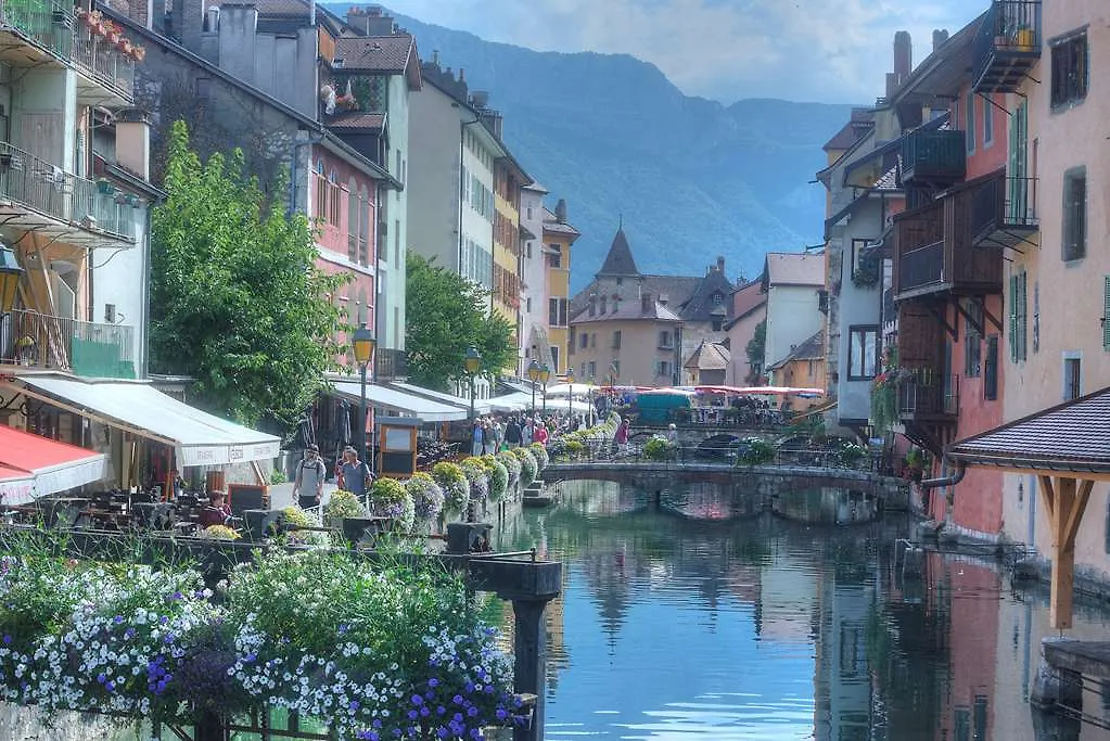 Campanile Annecy Centre - Gare Hotell