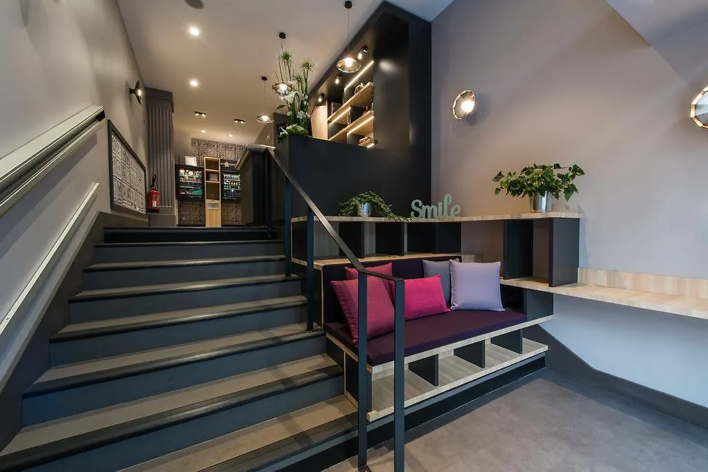 Campanile Annecy Centre - Gare Hotel 3*,  France