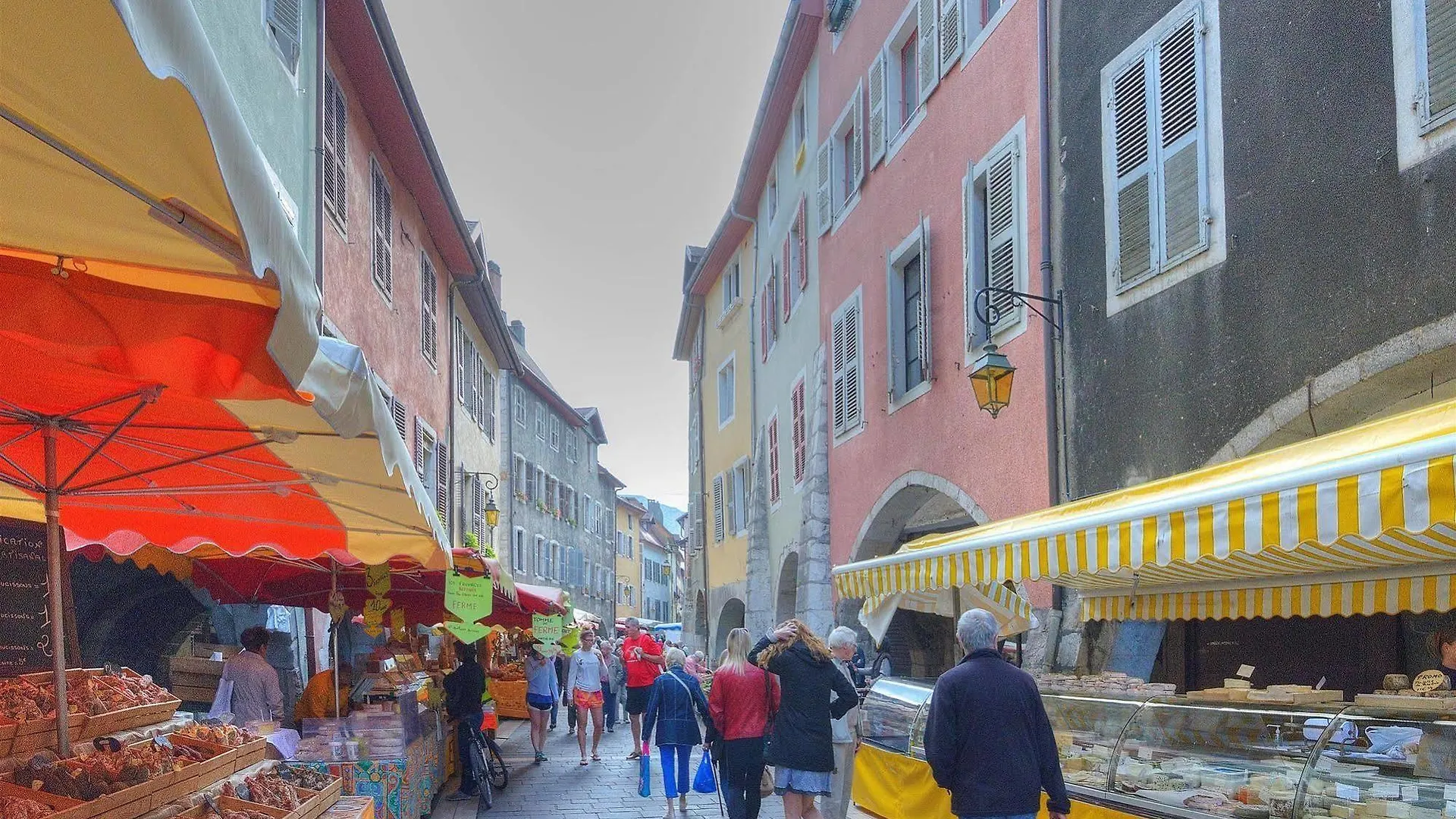 Campanile Annecy Centre - Gare Hotel 3*,